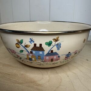 Charming large heartland bowl